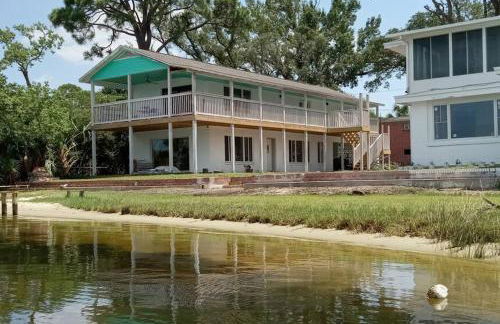 Studio with Private Beach on Bayou Grande - Photo 2