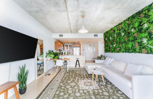 1BR Miami Retreat with BBQ, Pool, & Skyline Views - Foto 10