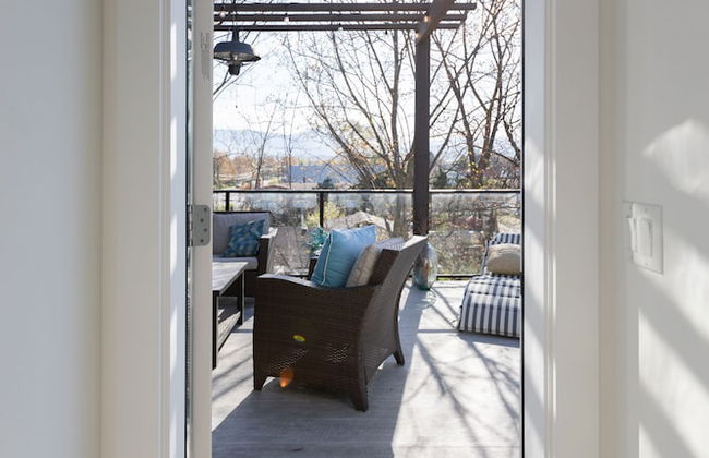 DT 3-lvl Townhouse w Rooftop Patio - Photo 43