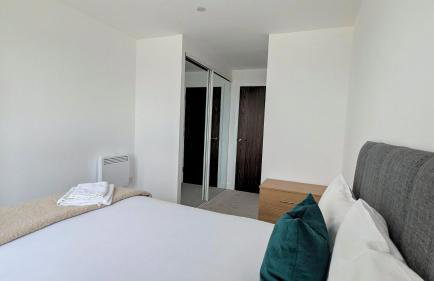 Grand Exchange near Ascot 2 bed with Parking - Photo 11