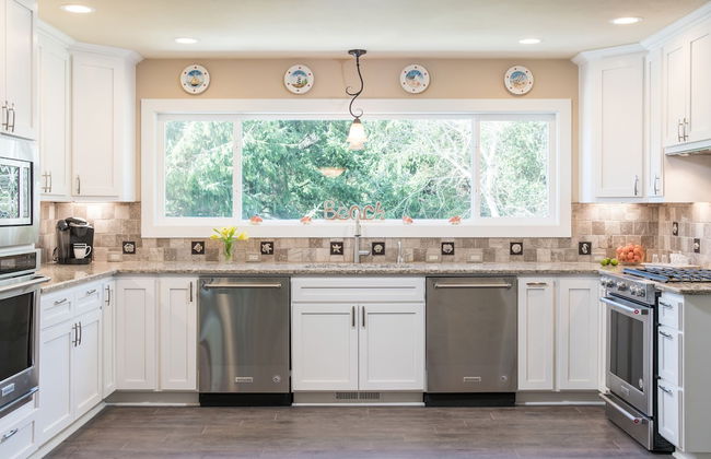 Anchor's Retreat by Avantstay Gorgeous Clift Top Views w/ Incredible Patio - Photo 11