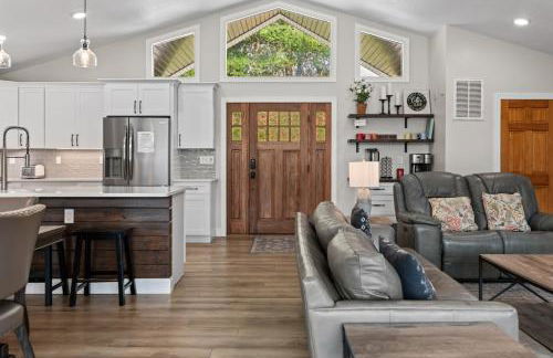 Lakefront Escape Sleep 12 Dock Hot Tub Pool Grill - Foto 9