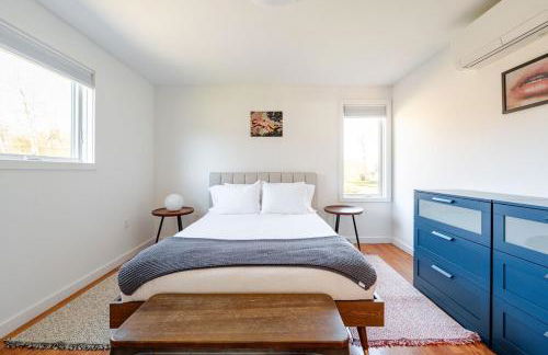 Modern Lakefront Retreat w King Bed - Foto 51