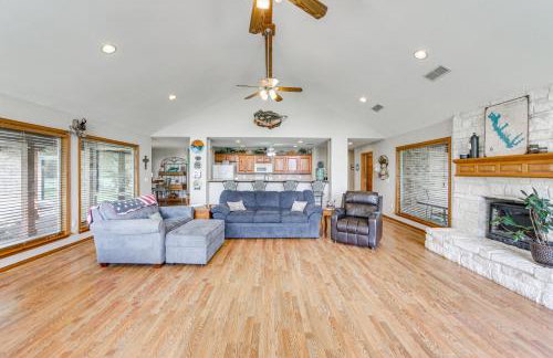 Rhodes Retreat with Dock on Cedar Creek Lake! - Foto 5