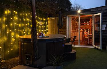 Bridie -rose with wood tub country retreat mini zoo - Foto 1