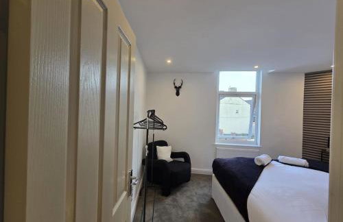 #18 Anfield 5 min walk Sleeps 7 4BR 5Bed 3Bathrms - Photo 54