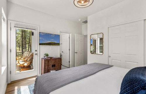 Elegant New Construction Bungalow with Scenic Forest Views - Photo 18