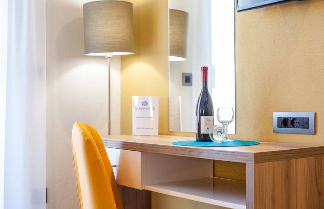 Sunny Days Hotel Apt - Photo 58