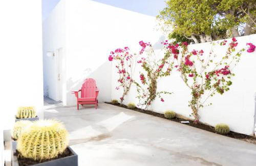 The Pink Paloma - A Barbie Inspired Villa in Palm Springs - Photo 10