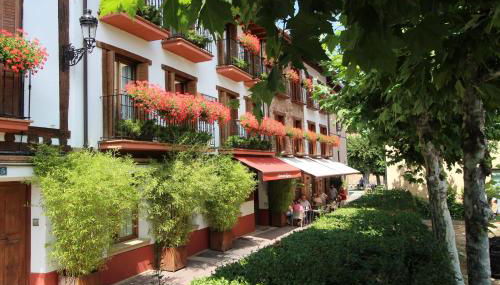 Apartamentos Turísticos Ezcaray - Photo 1