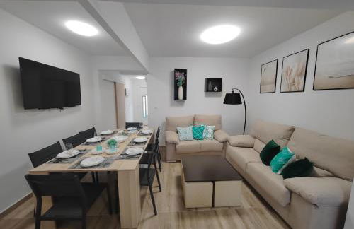 Casa adosada con pequeño patio - Foto 6