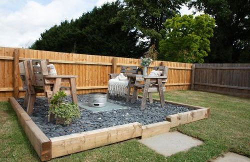 City to Country Retreat Luxury Cottage with Hot Tub - Foto 50