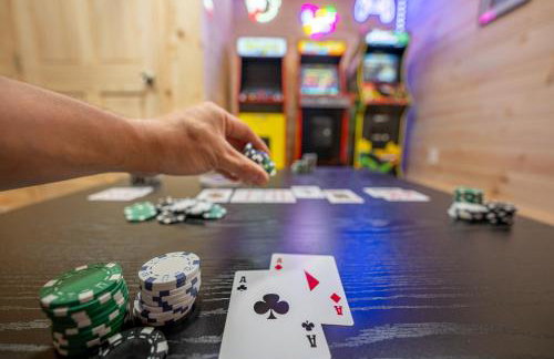 The Wilderness Cabin - Shenandoah Getaway - HotTub, Arcade, RiverAccess - Foto 29