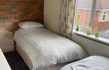 Spacious, Sleeps 18, 3 Bathrooms, Parking, Park, Mansfield - Foto 41