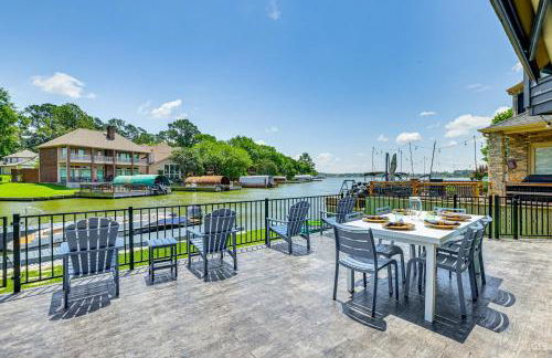 Exquisite Canal-Front Home Access to Lake Conroe! - Foto 39