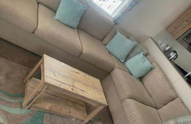 Luxury 6 Berth Caravan, Marton Mere - Photo 3