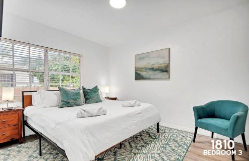 3 Home 12 bedroom compound with Pool and BBQ sleeps 24 - Foto 68