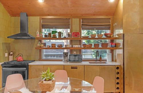 Artsy Retreat - Woodstove Grill and Patio - Foto 6