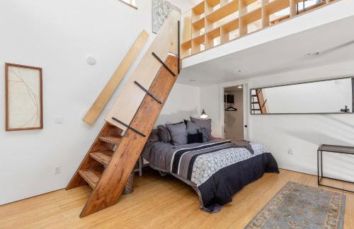 Modern Living w hot tub in Alberta Arts District - Foto 8