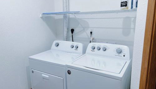 2BR Balcony Suite with Parking at The Grand Castle - Foto 3