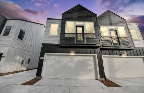 Houston Townhome NRG, Med Center, Downtown, Free Parking - Photo 3