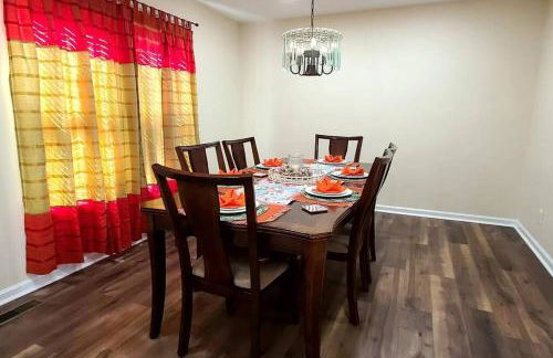 Sweet Home in the heart of Cary Close to NCSU UNC DUKE - Foto 37