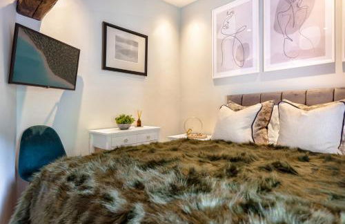 Coronation Family Cottage, Modernised 200-Year-Old Lake District Cottage with Private Hot Tub and Parking - Ridgestone - Foto 19