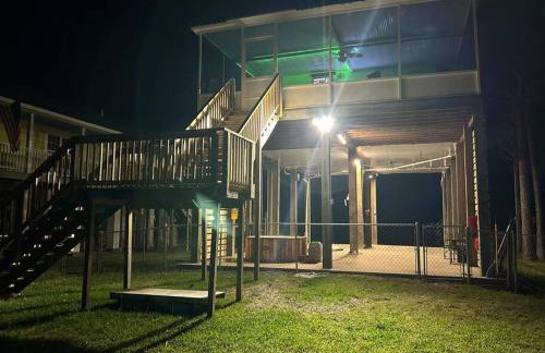 Bay Breeze Bliss-Hot Tub, Bar and Canal 5mi to Beach - Foto 15