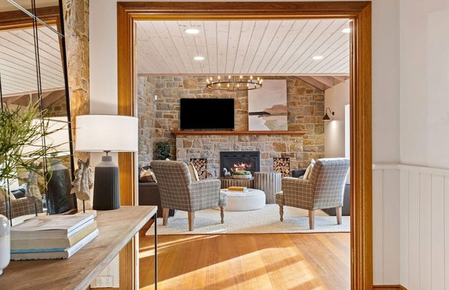 The Peninsula Chateau Lodge-inspired Luxury - Photo 2