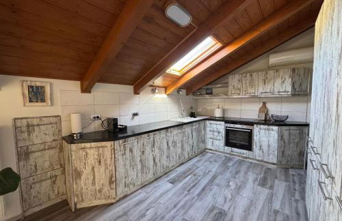 Arty Loft with Sea & City Views - Foto 12