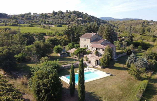 Restful Villa in Largentiere With Swimming Pool - Foto 1