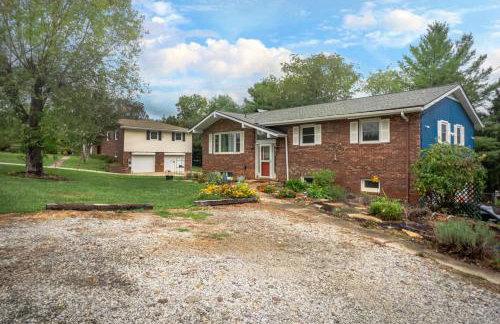 Cozy and Bright 3br apartment 15 min to DT Avl - Foto 29