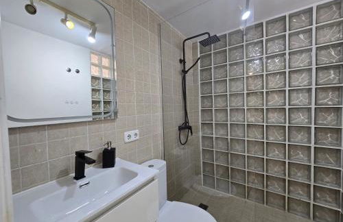 Large Family Villa 500m From Beach with Stunning Views - Photo 29