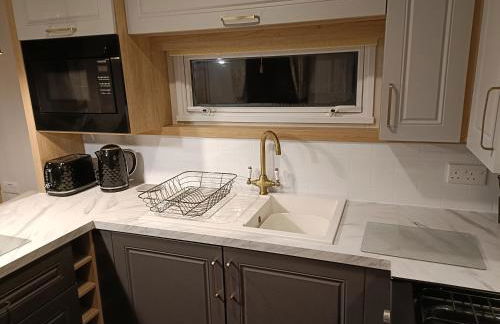 Hillingworth's Hot Tub Retreat - Lochmaben - Photo 11