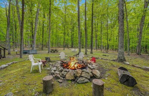 River Walk Cottage - Hot Tub - Pet Friendly - Swing - Screen Porch - River Access - Fire Pit - Wifi - Grill - Deck - King Bed - Foto 83