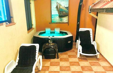 Holiday Home Three Sisters with Swimming Pool & Jacuzzi - Photo 15