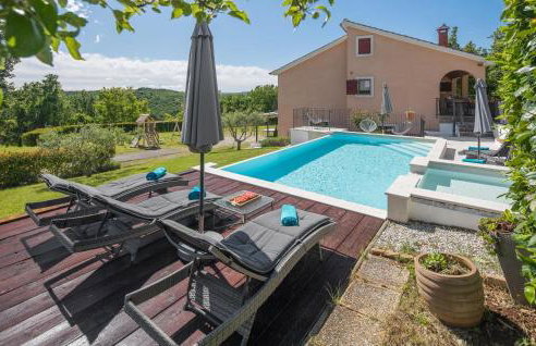 Lovely Home In Tinjan - Photo 2