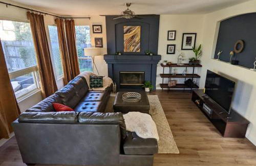 King Bed Quiet Home on Cul-de-Sac Hiking Trails - Foto 3