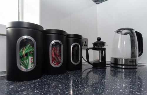 Dawley ProStay – Parking + Fast WiFi - Photo 19