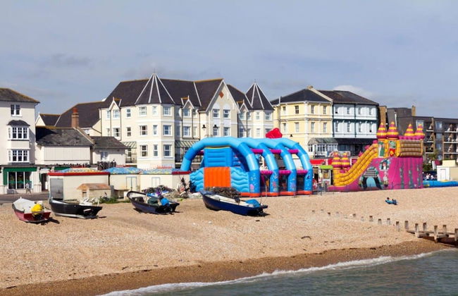 Absolute Beachfront With Decked Garden Oasis and Views - Foto 77