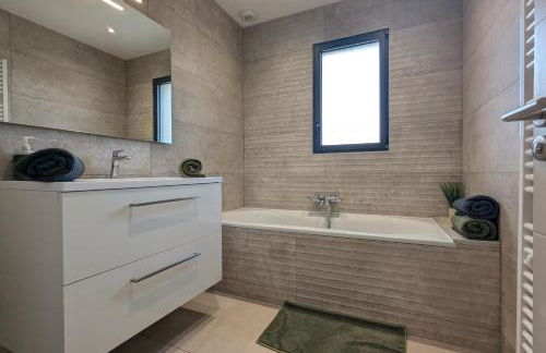 Maison TESLA aéroport gare cnpe rte Golf de Lyon - Foto 12