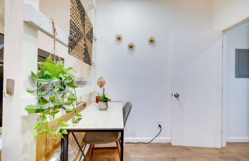 Work and Play! Studio Retreat 2 Mi to Dtwn Riverside - Foto 12