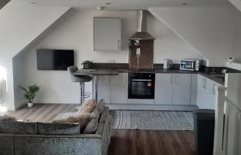 Lanarkshire Apartment- Views- Sleeps 4- Balcony - Photo 13