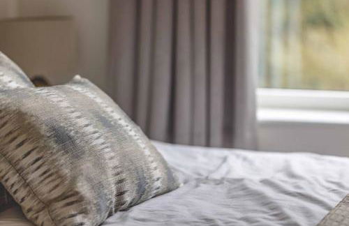 STYLISH HOME - VIRGINIA WATER LAKE & FREE PARKING - By Tempstay - Foto 9