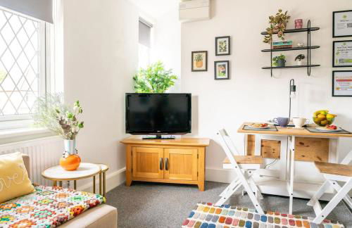 #09 Stylish 2 bed Apart - Sleep 5 - fast Wi-fi - BHX NEC- " Perfect for Contractors and Families - Free Parking" - Foto 19