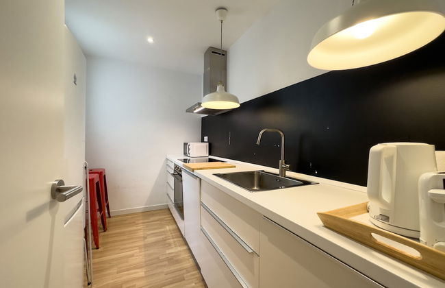 AinB Barcelona Sants Apartments - Photo 53