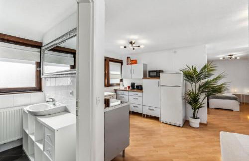 CREW BEDS - APARTMENT in Gifhorn - For 4 People - 50m2, 1x Bedroom, 4x Single Bed, Free Coffee, WiFi & Parking - 24h CHECK IN #GF01 - Foto 5