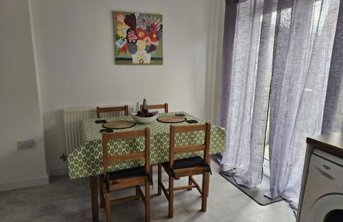 Homington House Long Stays Sleeps 7 Free Parking - Foto 16