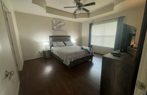 Charming 3-Bedroom Retreat in Prime Neighborhood - Foto 20
