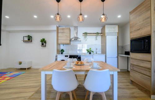 APT-Inside the Wall-Family,Games,Relax,History - Foto 37